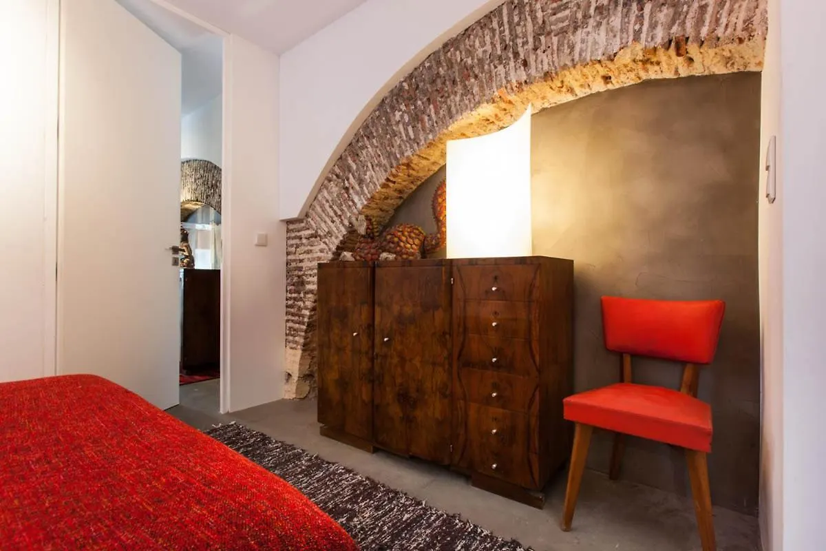 Old Stables Chiado - 1 Bedroom In The Red Heart Of Lisboa